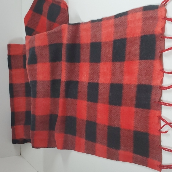 Gingham Plaid Red and Black Checkered Fleece Scarf - Picture 7 of 8